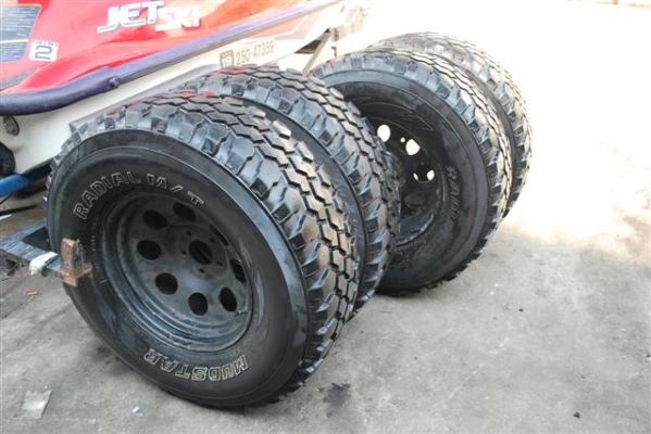 ขายล้อเชอโรกีพร้อมยาว 285-75-16