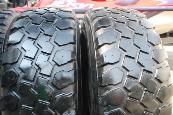 ขายล้อเชอโรกีพร้อมยาว 285-75-16 ขายล้อเชอโรกีพร้อมยาว 285-75-16