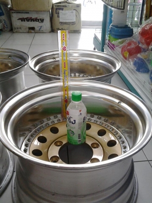 ล้อแม็กหยดน้ำ RAGUNA 2ชิ้น ขอบ15นิ้ว กว้าง11.5นิ้ว ลึก6นิ้ว