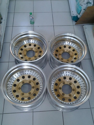 ล้อแม็กหยดน้ำ RAGUNA 2ชิ้น ขอบ15นิ้ว กว้าง11.5นิ้ว ลึก6นิ้ว