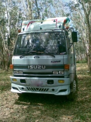 รถอิซูซุ 10 ล้อดั๊ม นางฟ้าแท้  เปลื่ยนเครื่อง 270 แรงม้า ปี 38  สนใจติดต่อ 081 - 6079515