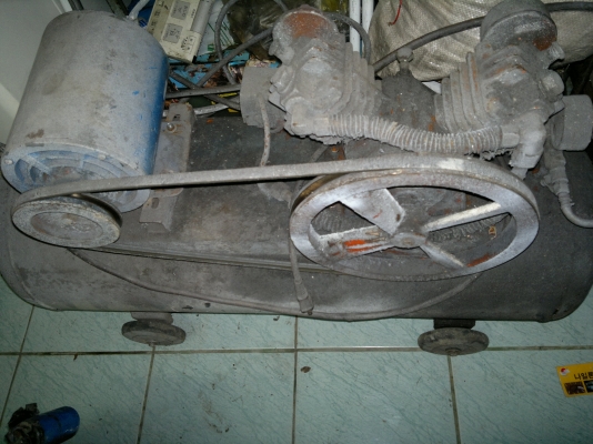 ขายปั๊มลมไม่รั่วไม่ผุใช้งานได้เดินเงียบคราบจับจนไม่เห็นยี่ห้อครับ