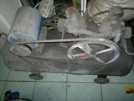 ขายปั๊มลมไม่รั่วไม่ผุใช้งานได้เดินเงียบคราบจับจนไม่เห็นยี่ห้อครับ