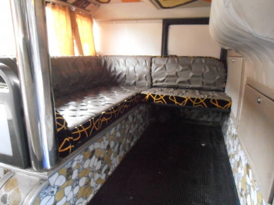 ขายรถบัส Isuzu TXD40 แอร์สองชั้น 8 ล้อ สภาพดี 333 แรงม้า