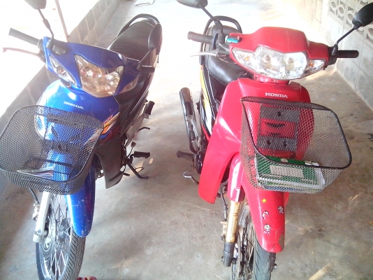 เวฟ สีแดง 12500 สีน้ำเงิน 16500 มีชุดโอนพร้อม เวฟ สีแดง 12500 สีน้ำเงิน 16500 มีชุดโอนพร้อม