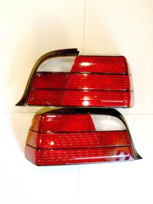 ไฟท้ายของแท้ใส่ BMW E36 คูเป้สองประตู แดงล้วน