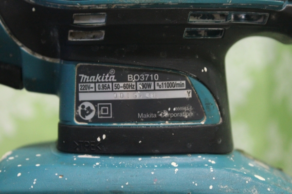 เครื่องขัดกระดาษทราย(สั่น)makita รุ่น BO3710 สภาพเครื่องดีมากครับ
