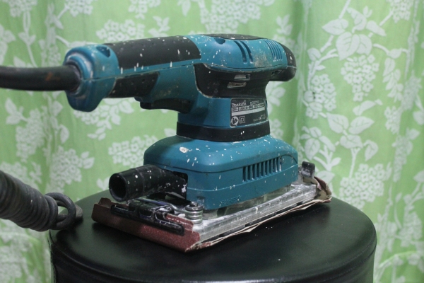 เครื่องขัดกระดาษทราย(สั่น)makita รุ่น BO3710 สภาพเครื่องดีมากครับ