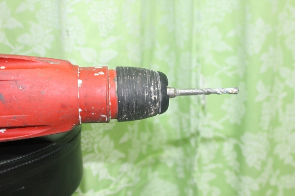 สว่านโรตารี่เจาะคอนกรีตยี่ห้อ HELTI รุ่น TE1 สภาพพร้อมใช้งานครับ