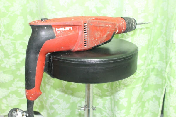 สว่านโรตารี่เจาะคอนกรีตยี่ห้อ HELTI รุ่น TE1 สภาพพร้อมใช้งานครับ