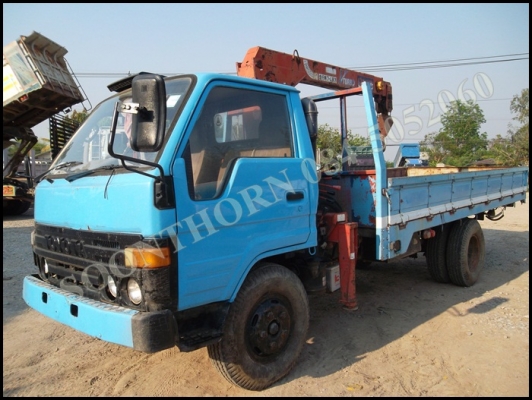 ขายด่วน รถบรรทุก 6 ล้อ TOYOTA DINA BU87 115 แรง พร้อมเครน UNIC 2 ตัน สภาพสวย พร้อมใช้งาน  ราคาสุดคุ้ม