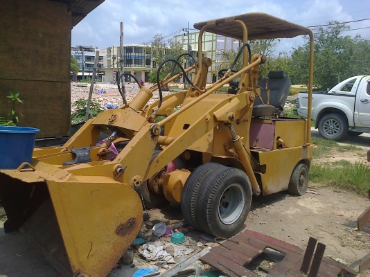 รถตัก6ล้อยางKOMATSU  3ตัน เครื่องISUZU4สูบดีเซล