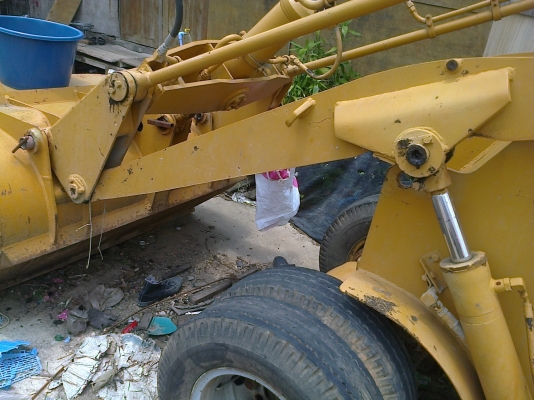 รถตัก6ล้อยางKOMATSU  3ตัน เครื่องISUZU4สูบดีเซล