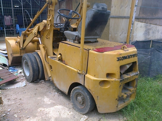 รถตัก6ล้อยางKOMATSU  3ตัน เครื่องISUZU4สูบดีเซล