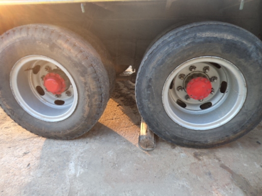 ขายรถอีซูซุร็อก10ล้อเทเลอร์ สภาพสวยๆพร้อมใช้งานคับ