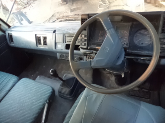 ขายรถอีซูซุร็อก10ล้อเทเลอร์ สภาพสวยๆพร้อมใช้งานคับ