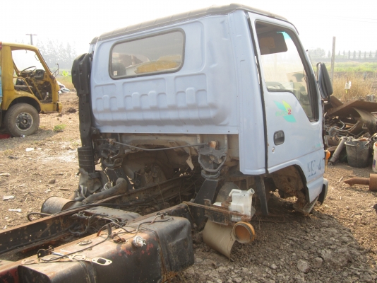 NPRดั้มหัวการ์ตูน-120แรงฝาขาว-รถห้าง---2คัน---590000-สำหรับนักปั้น NPRดั้มหัวการ์ตูน-120แรงฝาขาว-รถห้าง---2คัน---590000-สำหรับนักปั้น