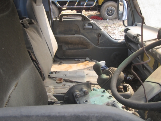 NPRดั้มหัวการ์ตูน-120แรงฝาขาว-รถห้าง---2คัน---590000-สำหรับนักปั้น NPRดั้มหัวการ์ตูน-120แรงฝาขาว-รถห้าง---2คัน---590000-สำหรับนักปั้น