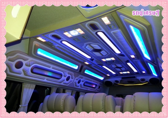 รับจองป้ายแดง รถตู้ TOYOTA Commuter ดีเซลล3000 แต่ง3แถว9ที่นั่งแล้วมีรถเลย รับจองป้ายแดง รถตู้ TOYOTA Commuter ดีเซลล3000 แต่ง3แถว9ที่นั่งแล้วมีรถเลย