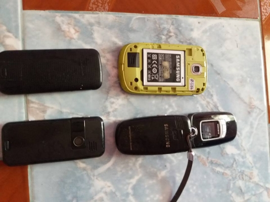 ขายซากโทรศัพท์