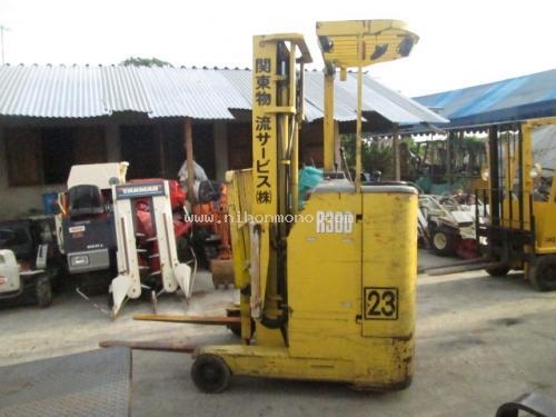 รถยกไฟฟ้ายืนขับ  TOYOTA   5FBR10 รหัสสินค้า : 14001970  Tel.086-8150487 www.nihonmono.com