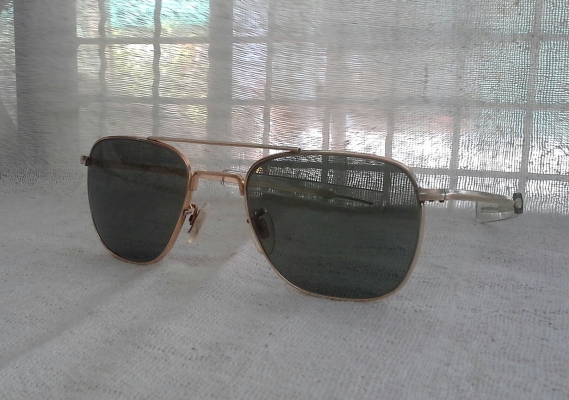 แว่นตาเสืออากาศโกลด์ฟิลด์อันดับหนึ่งของแผ่นดิน  WELSH handmade in USA  12K  ตัวลึก!