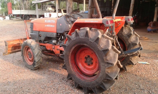 L4508Diมีใบดันหน้าและผานหลัง  รถสวยเดิมๆใช้งานอยู่ ขายกันถูกๆสนใจโทร 081-8527370