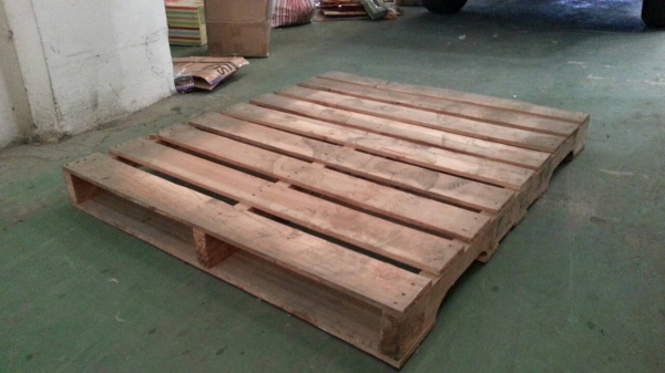 ขายเหมา พาเลทไม้ สภาพดี ขาเว้า ขนาด 100x120 ซ.ม. มี 4,000 ตัว ราคา ไม่แพง สนใจคุยได้ครับ