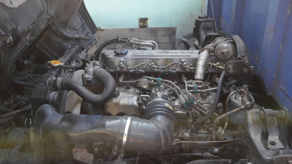 รถบรรทุก 6 ล้อ ปี 53 ISUZU รุ่นNKR เครื่อง 120 แรง ยาว  4.20 เมตร รถใช้น้ำมัน ราคา 290,000 บ.รถอยู่สระบุรี