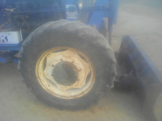 ขายรถไถฟอรด์6610  4*4  คานหน้าคาลาโล่    ทะเบียนครบ