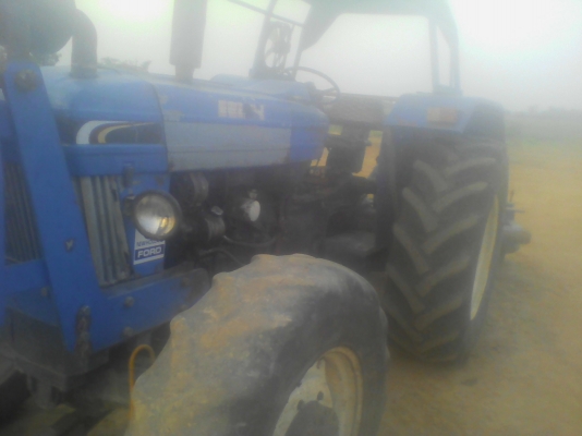 ขายรถไถฟอรด์6610  4*4  คานหน้าคาลาโล่    ทะเบียนครบ