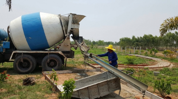 ขาย รถโม่ปูน แบบโม่โซ่ 5 คิว UD 2 เพลา เครื่อง V8 280 แรงม้า เกียร์ใหญ่ คัสซีสวยตลอดเส้น รถใช้งานอยู่ประจำ เอกสารเล่มทะเบียนพร้อมโอน