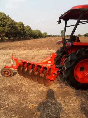 รถไถคูโบต้ากรุณาโทรหาเบอร์นี้นะครับเจ้าของรถครับ 0857302401 รถไถคูโบต้ากรุณาโทรหาเบอร์นี้นะครับเจ้าของรถครับ 0857302401