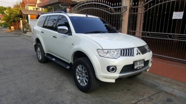 12ปาเจโร่สปอร์ท2.5ออโต้ขับ4ท็อปสุด178แรงม้า