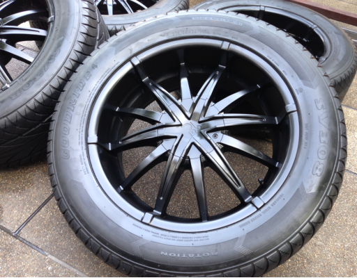 ล้อแท้ USA ขอบ20 พร้อมยาง 275 55 20 กลางปี12 ดอกเต็ม ใช้ยาว ราคาไม่แพง