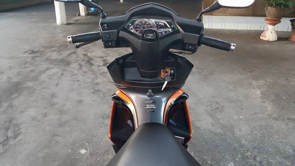 HONDA AIRBLADE-i NEW 110 CC รุ่น TOP COMBI BRAKE หัวฉีด ฟรีค่าโอน