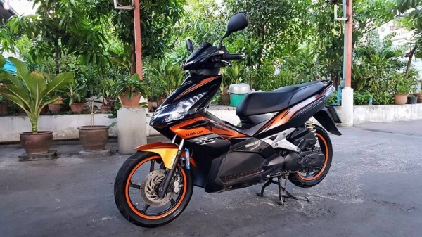 HONDA AIRBLADE-i NEW 110 CC รุ่น TOP COMBI BRAKE หัวฉีด ฟรีค่าโอน