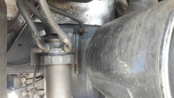 รถอีซูซู 6 ล้อ ( ไม่ดั้ม ) NKR 88 แรงม้า.    สนใจติดต่อ  081 - 6079515