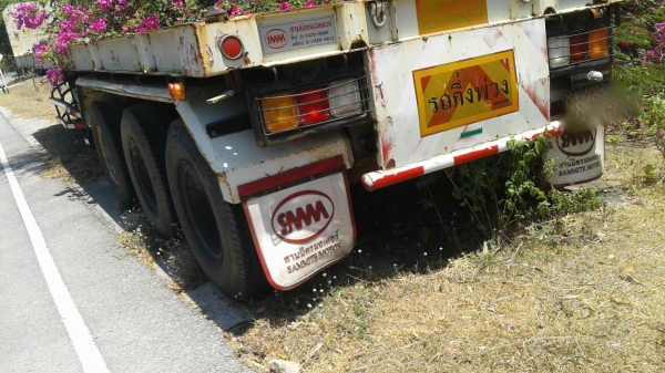 ขายหาง พื้นเรียบ สามมิต 3 เพลา. แท้  ปี 53.    สนใจติดต่อ  081 - 6079515