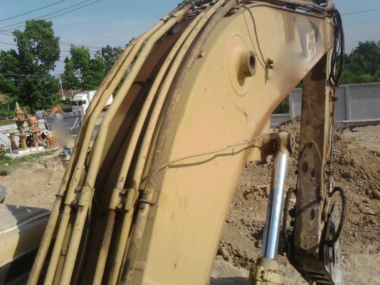 รถแบคโฮ  CAT  320B.    สนใจติดต่อ   081 - 6079515