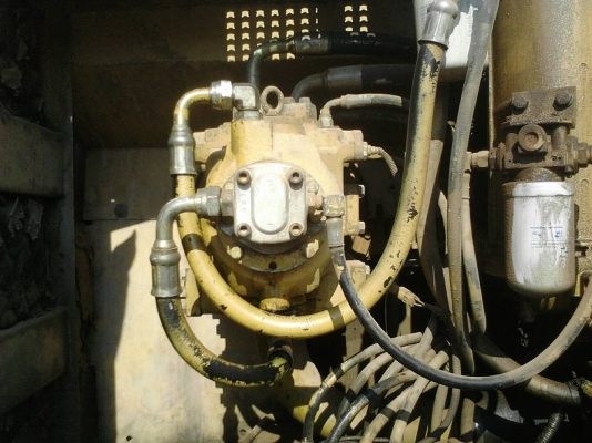 รถแบคโฮ  CAT  320B.    สนใจติดต่อ   081 - 6079515