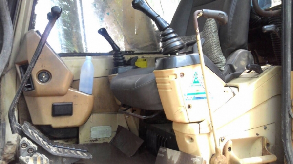 ขายรถแบคโฮ CAT 315 B ระบบไฟเต็ม ราคา 600000 ขายรถแบคโฮ CAT 315 B ระบบไฟเต็ม ราคา 600000