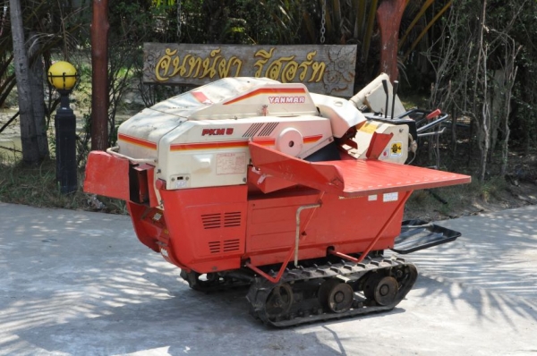 ขายรถนวดข้าว (เมล็ดพันธ์)ต่างๆYANMARตีนตะขาบ สภาพสวยเดิมจากญี่ปุ่น ขายถูก19,000บาท!!