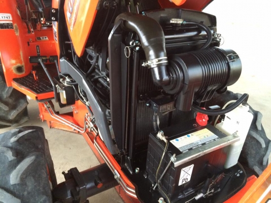 ขาย L3608รถปี 56สภาพพร้อมใช้งาน รถ 932 ชั่วโมง รับประกันรถเดิมไม่เคยทำสีไม่มีรอยรั่วแม้แต่ที่เดียว ราคา298000 สนใจ 084-5486359 สุชาติ