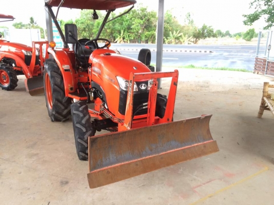 ขาย L3608รถปี 56สภาพพร้อมใช้งาน รถ 932 ชั่วโมง รับประกันรถเดิมไม่เคยทำสีไม่มีรอยรั่วแม้แต่ที่เดียว ราคา298000 สนใจ 084-5486359 สุชาติ