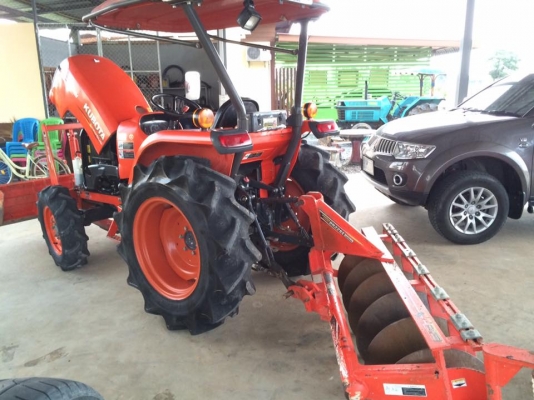 ขาย L3608รถปี 56สภาพพร้อมใช้งาน รถ 932 ชั่วโมง รับประกันรถเดิมไม่เคยทำสีไม่มีรอยรั่วแม้แต่ที่เดียว ราคา298000 สนใจ 084-5486359 สุชาติ