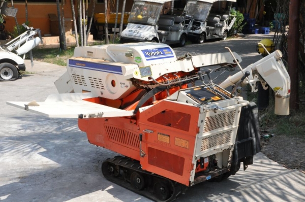 ขายรถนวดข้าว (เมล็ดพันธ์)ต่างๆKUBOTAตีนตะขาบ สภาพสวยเดิมจากญี่ปุ่น ขายถูก19,000บาท!!