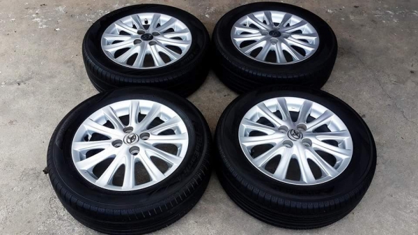 ล้อ Toyota 12 ก้าน ขอบ 15 4รู100 พร้อมยาง Yokohama ปี14