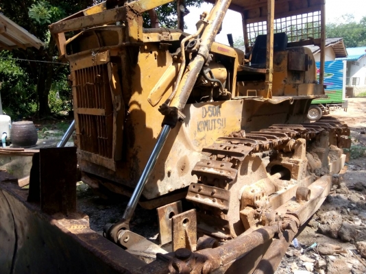 ขายรถแทรคเตอร์ KOMATSU D50A-15 ห้องเลี้ยวน้ำมัน ราคา 220000