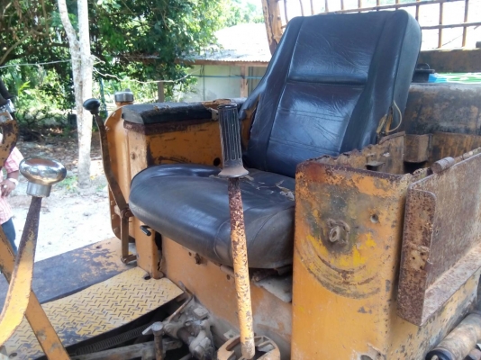 ขายรถแทรคเตอร์ KOMATSU D50A-15 ห้องเลี้ยวน้ำมัน ราคา 220000